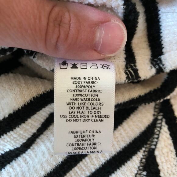 Paper Crane NWOT Black White Striped Pullover Sweater Size L - Picture 6 of 7